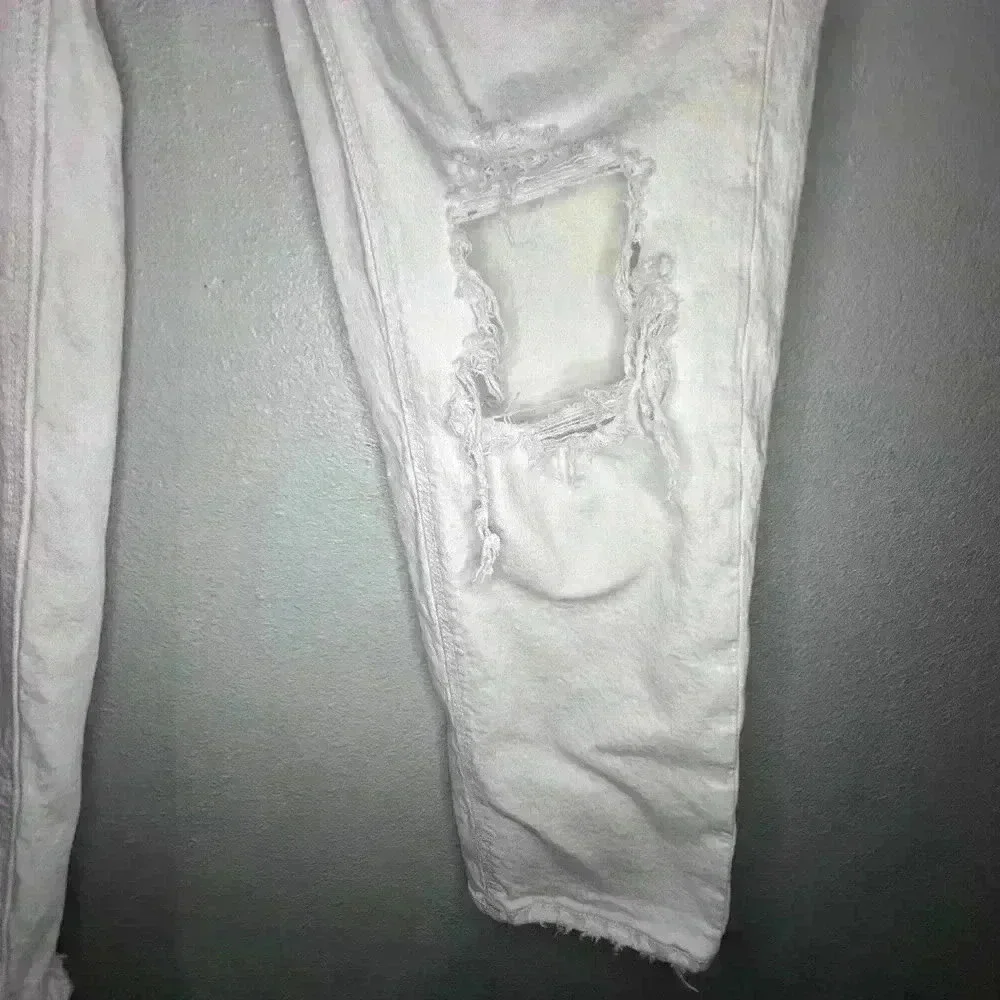American Eagle Mom Straight Jean White Destroyed high rise stretch, Size 10